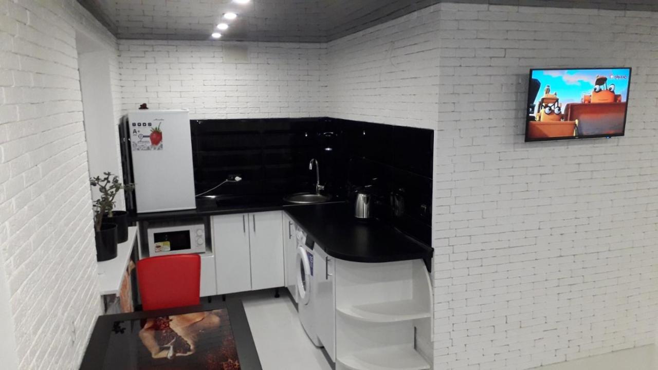Квартира С Wifi И Видом На Город И Р Днепр Kamjanske Exteriör bild